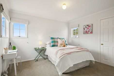 Photo of property in 116 Woodman Drive, Tawa, Wellington, 5028