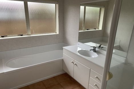 Photo of property in 48a Torkar Road, Clarks Beach, 2122