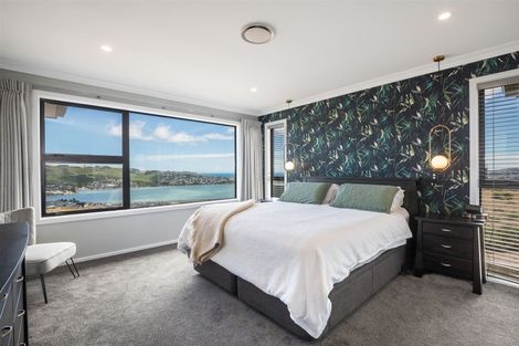 Photo of property in 4 Rotorua Grove, Aotea, Porirua, 5024