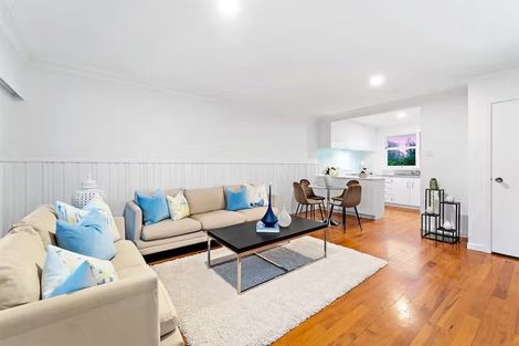 Photo of property in 3/5 Braemar Road, Castor Bay, Auckland, 0620