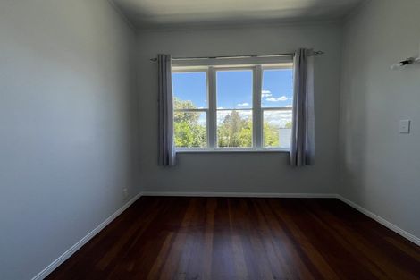 Photo of property in 64 Sylvan Crescent, Te Atatu South, Auckland, 0610