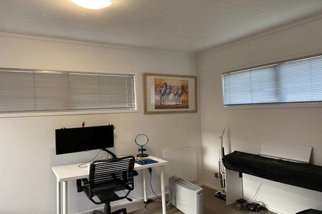 Photo of property in 2/11 Heather Place, Sunnynook, Auckland, 0620