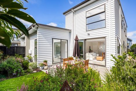 Photo of property in 16 Sacred Kingfisher Road, Hobsonville, Auckland, 0616