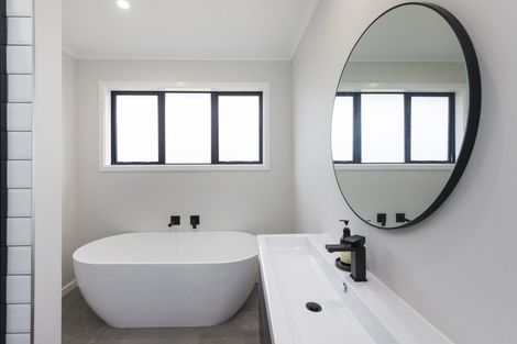 Photo of property in 49 Vaucluse Heights, Fitzherbert, Palmerston North, 4410