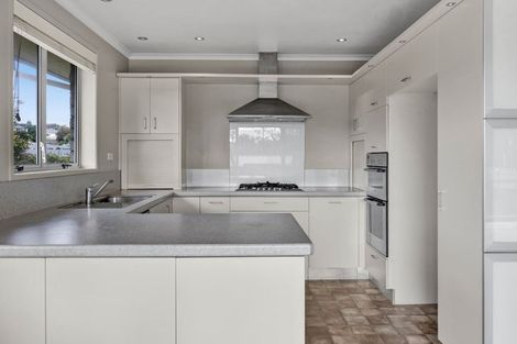 Photo of property in 17 Frankley Road, Westown, New Plymouth, 4310