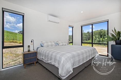 Photo of property in 37 Judd Road, Maungaturoto, 0520