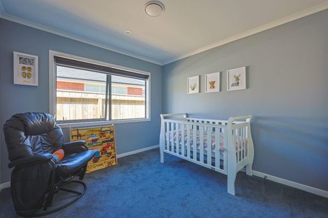 Photo of property in 9 Weatherdeck Close, Whitby, Porirua, 5024