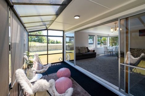 Photo of property in 15 Montjoy Street, Stratford, 4332