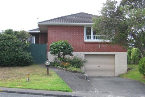 Photo of property in 86 Target Road, Totara Vale, Auckland, 0629