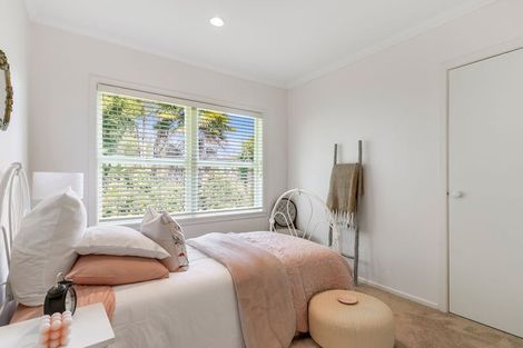 Photo of property in 10 Etherege Place, Howick, Auckland, 2014