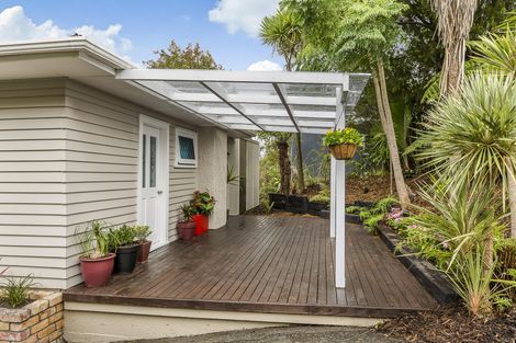 Photo of property in 44 Taupo Street, Green Bay, Auckland, 0604