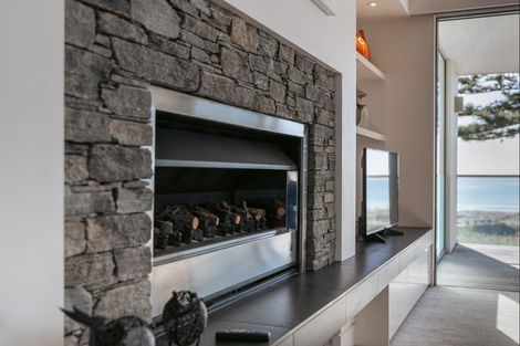 Photo of property in 81 Marine Parade, Mount Maunganui, 3116