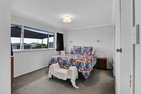 Photo of property in 47 Nevada Drive, Merrilands, New Plymouth, 4312