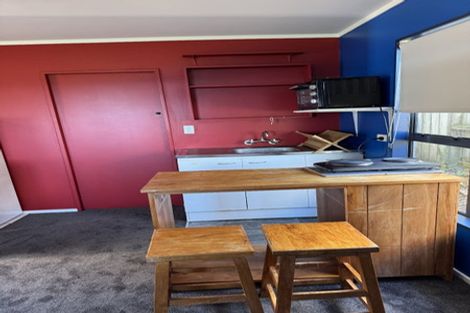 Photo of property in 8 Bury Grove, Strathmore Park, Wellington, 6022