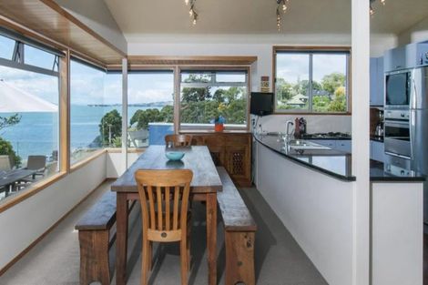 Photo of property in 21a Page Point, Mellons Bay, Auckland, 2014