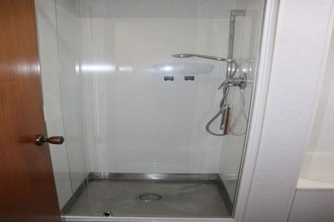 Photo of property in 2/30 Whitley Avenue, Ebdentown, Upper Hutt, 5018