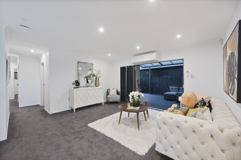 Photo of property in 12 San Casello Rise, Henderson, Auckland, 0612