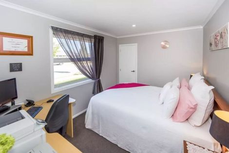 Photo of property in 21 Shillingford Boulevard, Rolleston, 7615