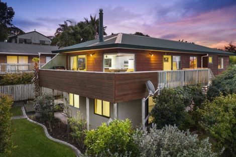 Photo of property in 6 Charlotte Street, Stanmore Bay, Whangaparaoa, 0932