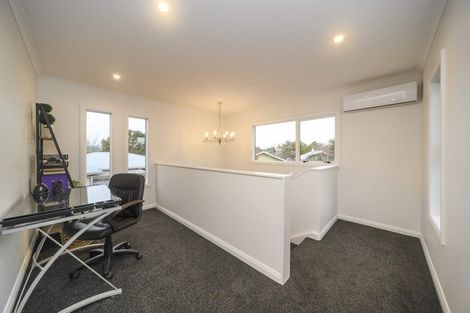 Photo of property in 5a Athlone Place, Hokowhitu, Palmerston North, 4410
