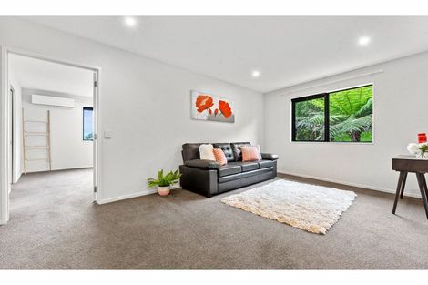 Photo of property in 21 Mariners View Road, Beach Haven, Auckland, 0626
