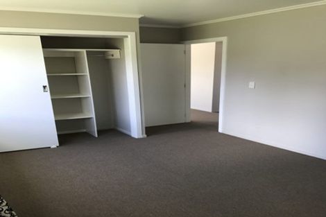 Photo of property in 12 Cobham Crescent, Kelston, Auckland, 0602
