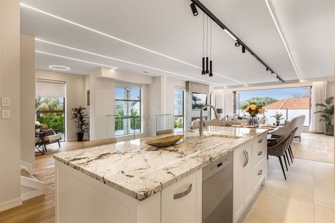 Photo of property in 30b Hanlon Crescent, Narrow Neck, Auckland, 0624