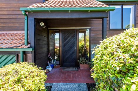 Photo of property in 25 Thatcher Crescent, Crofton Downs, Wellington, 6035