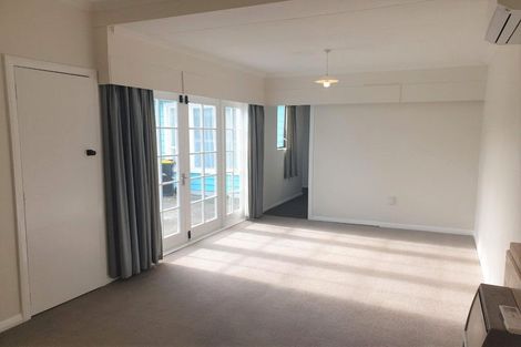 Photo of property in 87-87a Freyberg Street, Lyall Bay, Wellington, 6022