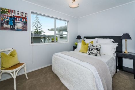 Photo of property in 4 Bonito Place, Bayview, Auckland, 0629