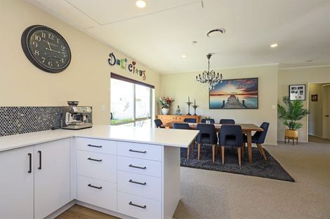 Photo of property in 219 Mcleod Street, Camberley, Hastings, 4120