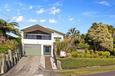 Photo of property in 12 Beaumont Crescent, Frankleigh Park, New Plymouth, 4310