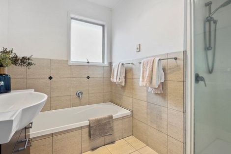 Photo of property in 56 Mirrabooka Avenue, Botany Downs, Auckland, 2010