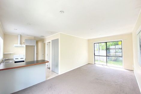 Photo of property in 67 Beach Road, Te Atatu Peninsula, Auckland, 0610