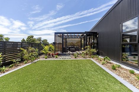 Photo of property in 16 Dartmoor Avenue, Westown, New Plymouth, 4310