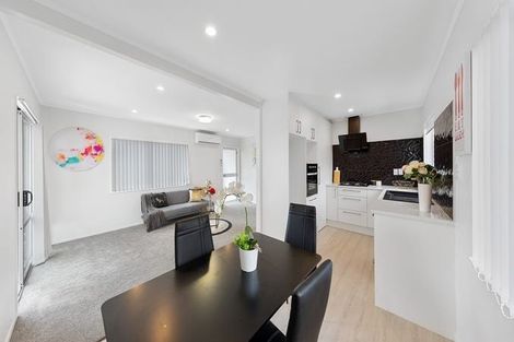 Photo of property in 1/157 Te Irirangi Drive, Flat Bush, Auckland, 2019