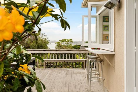 Photo of property in 1/94 Island Bay Road, Beach Haven, Auckland, 0626