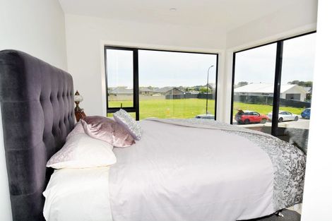 Photo of property in 77 Richfield Drive, Waikiwi, Invercargill, 9810