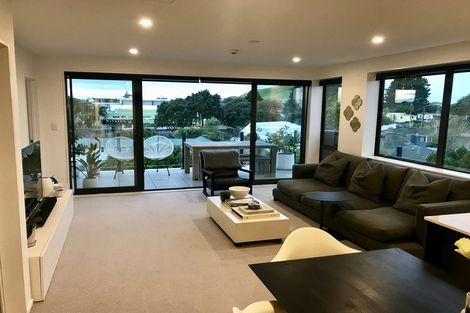 Photo of property in 8 Thompson Park Road, Mount Wellington, Auckland, 1060