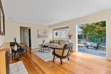 Photo of property in 47 Philomel Crescent, Bayswater, Auckland, 0622