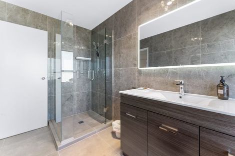 Photo of property in 20 Chatswood Grove, Chatswood, Auckland, 0626