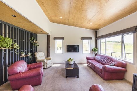 Photo of property in 34 Highland View Drive, Tokomaru, Palmerston North, 4474