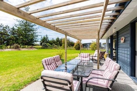 Photo of property in 25 Johnson Point Road, Waipu, 0582