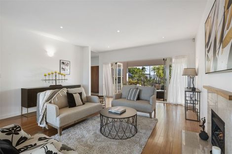 Photo of property in 25 Sylvan Avenue, Northcote, Auckland, 0627