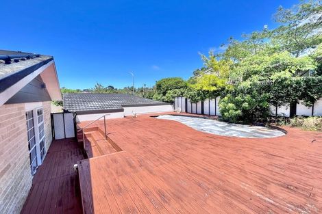 Photo of property in 2 King Richard Place, Browns Bay, Auckland, 0630