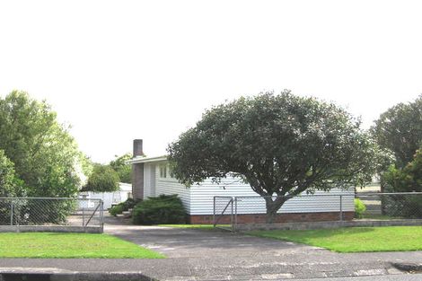 Photo of property in 58 Vera Road, Te Atatu South, Auckland, 0610