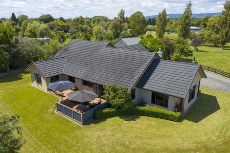 Photo of property in 64 Muhunoa Road West, Ohau, Levin, 5570