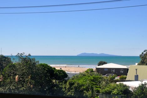 Photo of property in 17 Beach Road, Waihi Beach, 3611