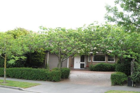 Photo of property in 18 Cricklewood Place, Avonhead, Christchurch, 8042