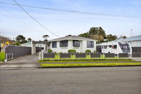Photo of property in 16 Ramanui Avenue, Hawera, 4610